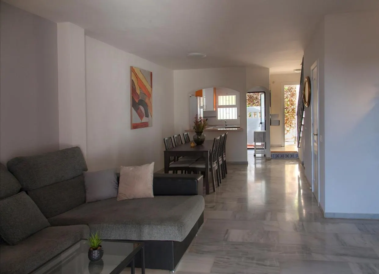 Nyaraló Agradable Adosado Con Piscina La Hidalga Villa Benalmádena