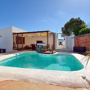 rural-villa-canaria-under-volcan.in-canary-islands.com/